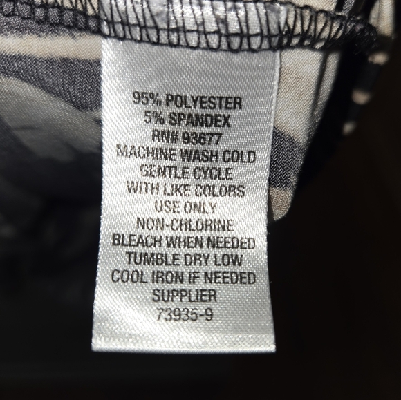 Liz Claiborn Floral Black and Cream Women's Top PXXL - Picture 3 of 4